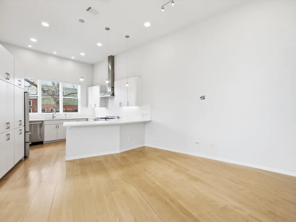 2802 Lee Street Dallas, TX 75206