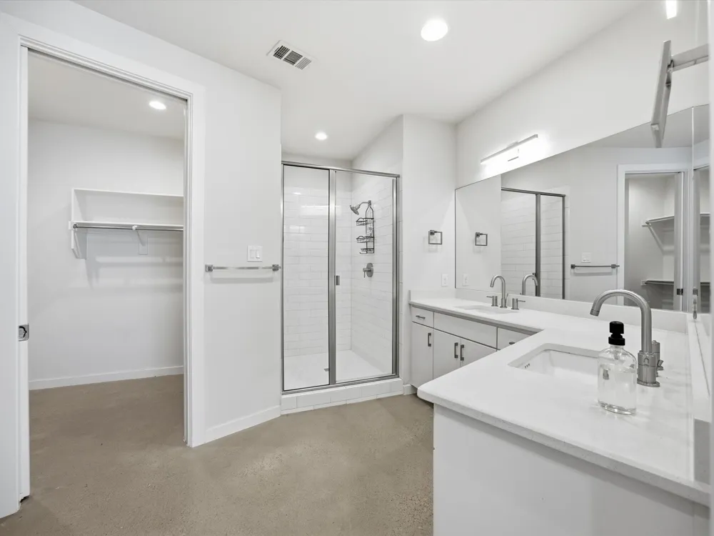 2802 Lee Street Dallas, TX 75206