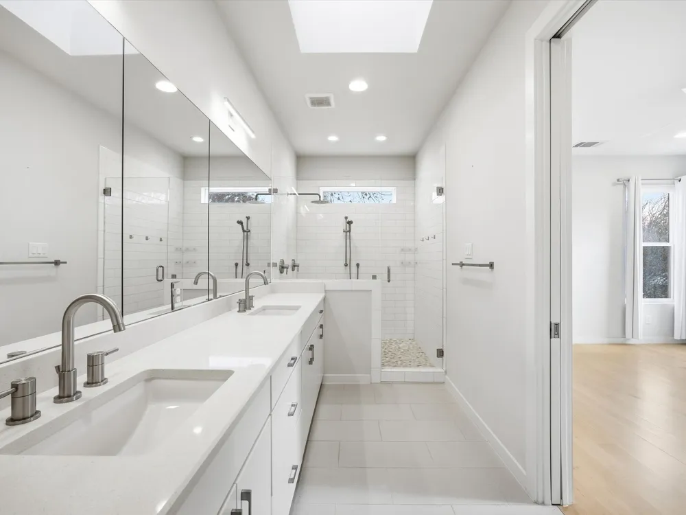 2802 Lee Street Dallas, TX 75206