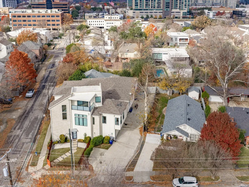2802 Lee Street Dallas, TX 75206