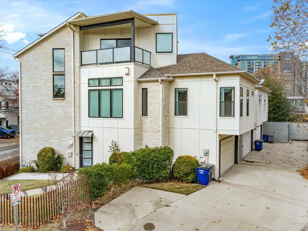 2802 Lee Street Dallas, TX 75206
