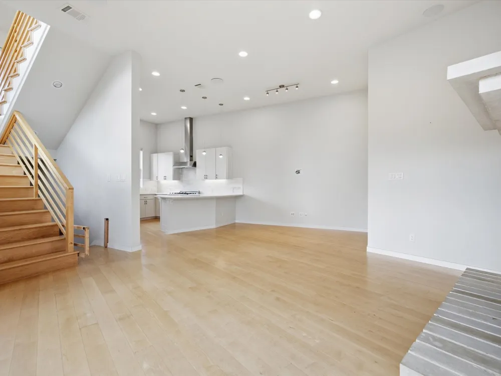 2802 Lee Street Dallas, TX 75206
