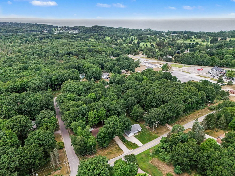 7079 W Decker Road Hamlin Township, MI 49431