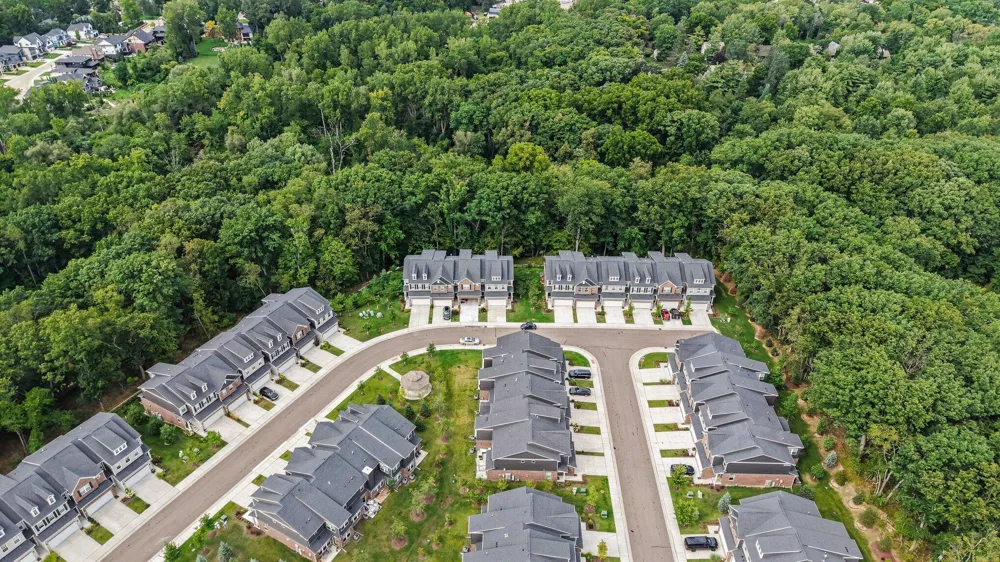 692 Peppermint Drive Rochester Hills City, MI 48307