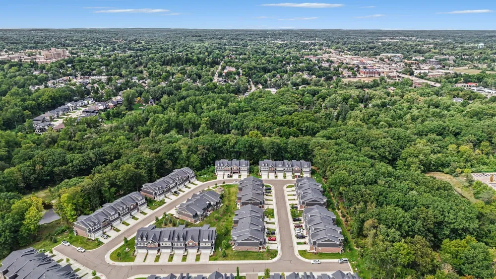 692 Peppermint Drive Rochester Hills City, MI 48307