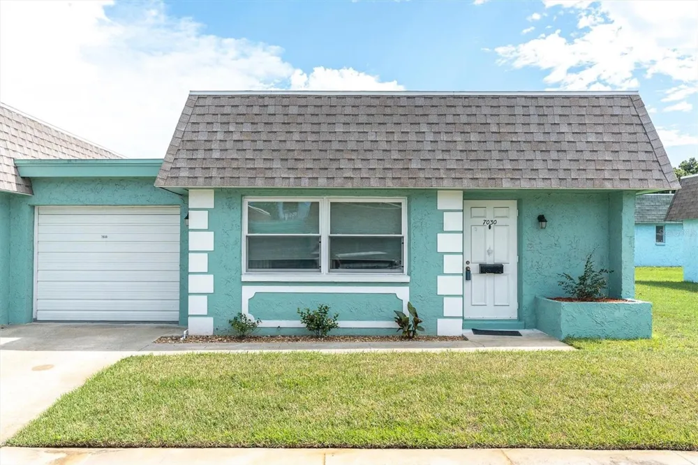 7030 VERSAILLES Pinellas Park, FL 33781