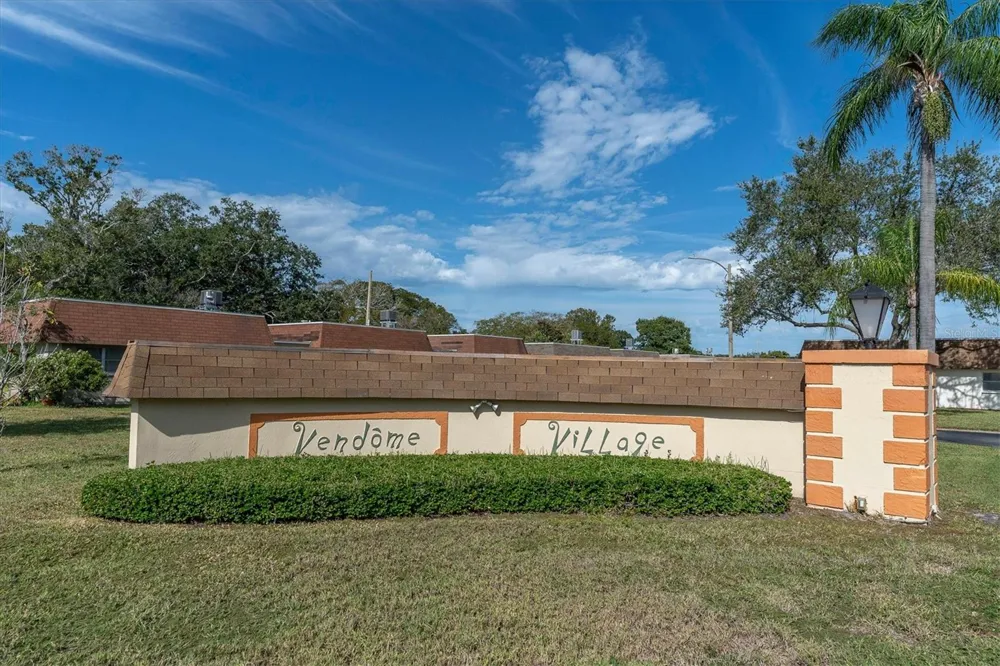 7030 VERSAILLES Pinellas Park, FL 33781
