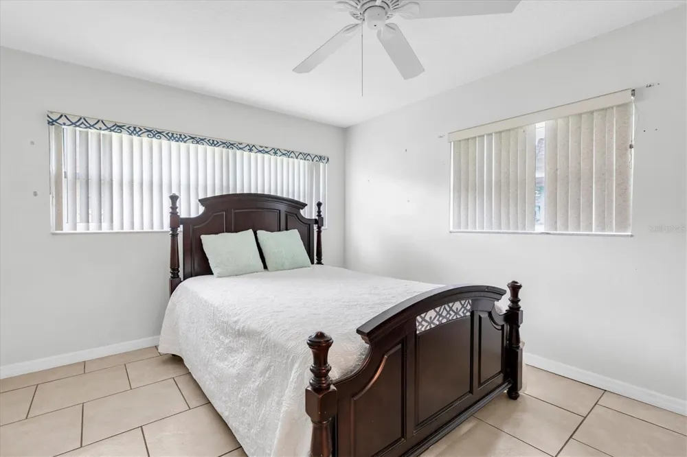 7030 VERSAILLES Pinellas Park, FL 33781