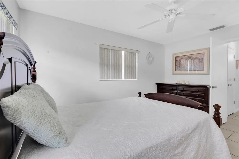 7030 VERSAILLES Pinellas Park, FL 33781