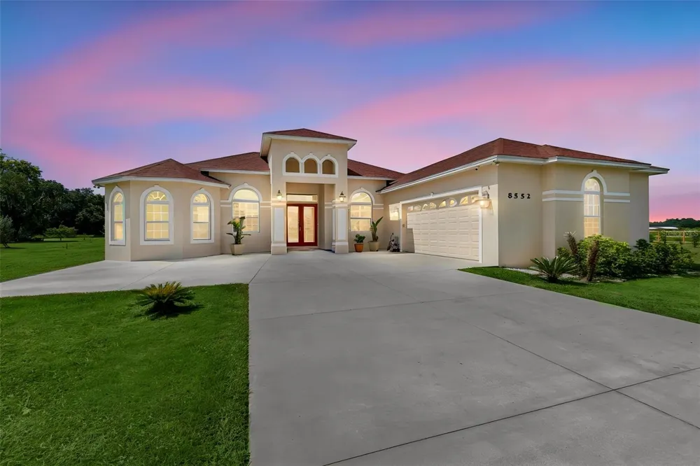 8552 BRANDING IRON TRAIL Plant City, FL 33565