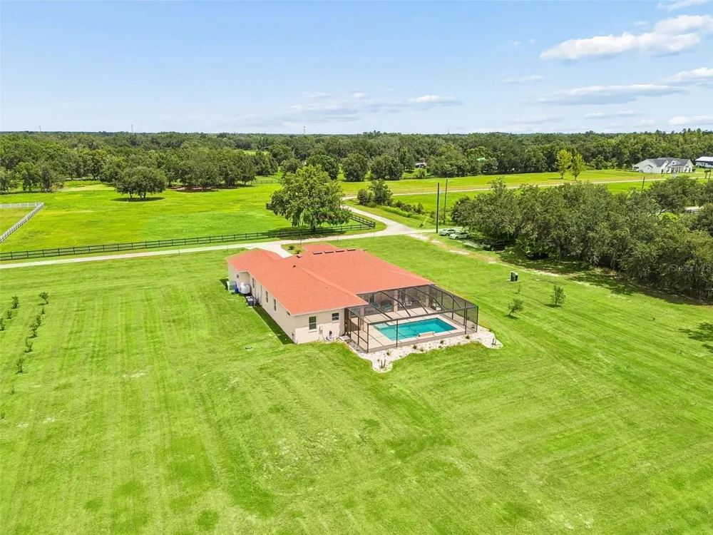 8552 BRANDING IRON TRAIL Plant City, FL 33565
