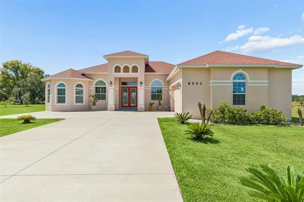 8552 BRANDING IRON TRAIL Plant City, FL 33565