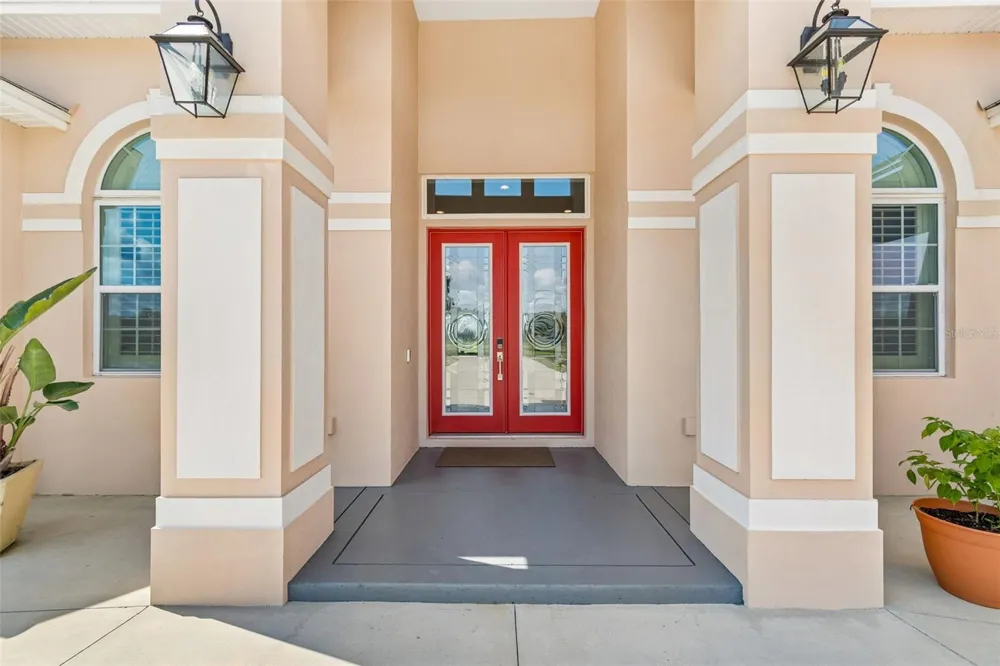 8552 BRANDING IRON TRAIL Plant City, FL 33565