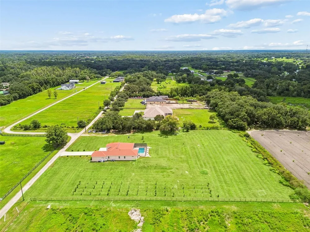 8552 BRANDING IRON TRAIL Plant City, FL 33565