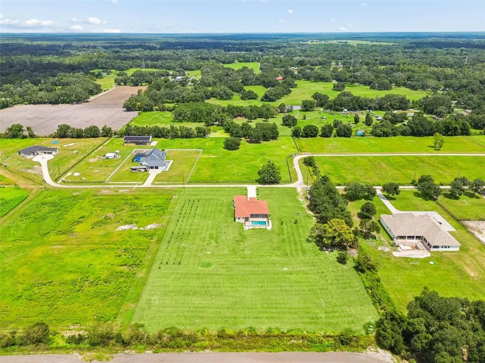 8552 BRANDING IRON TRAIL Plant City, FL 33565
