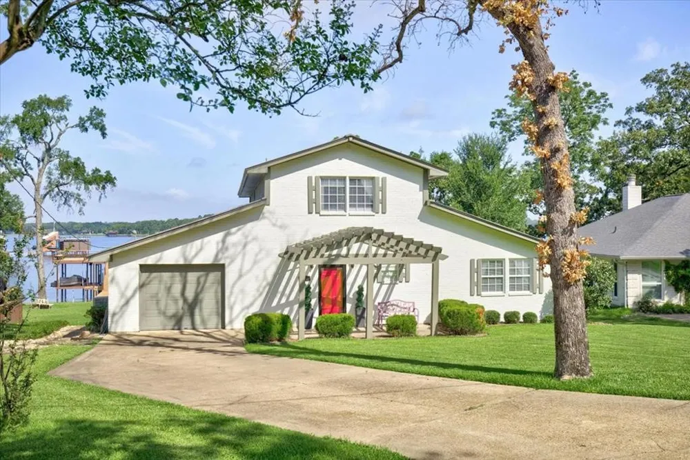 5402 Point LaVista Malakoff, TX 75148