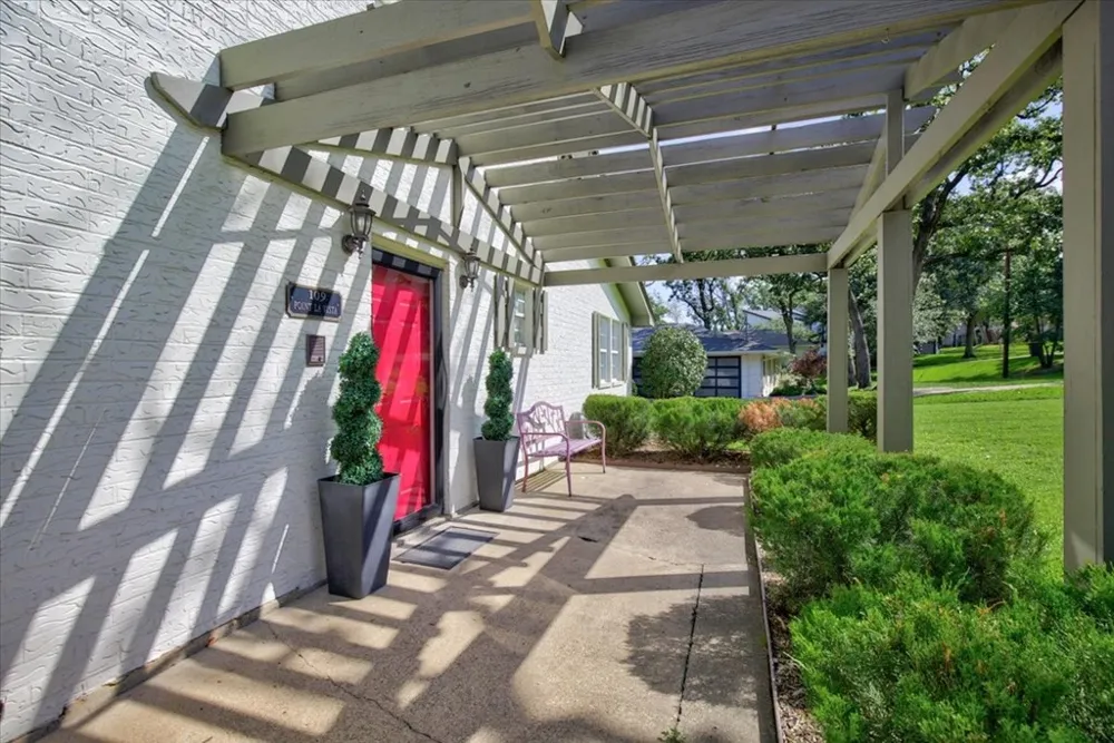 5402 Point LaVista Malakoff, TX 75148