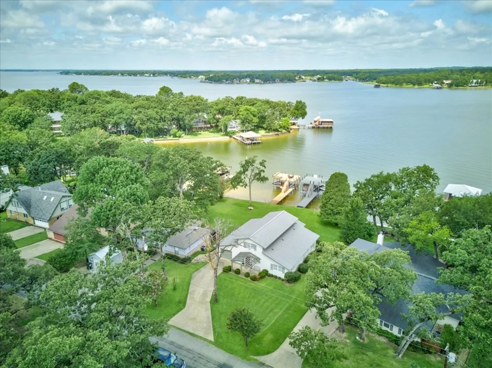 5402 Point LaVista Malakoff, TX 75148