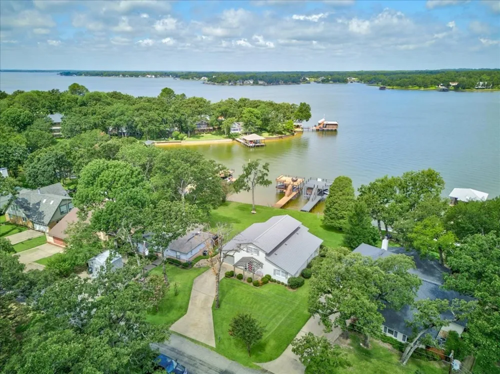 5402 Point LaVista Malakoff, TX 75148