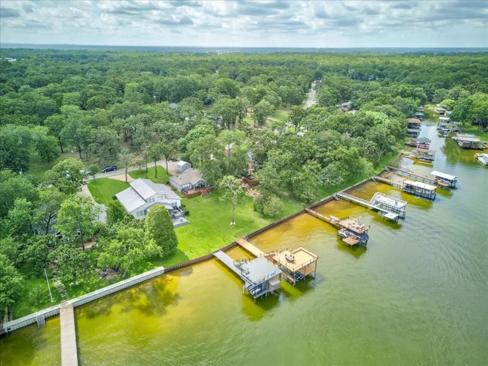 5402 Point LaVista Malakoff, TX 75148