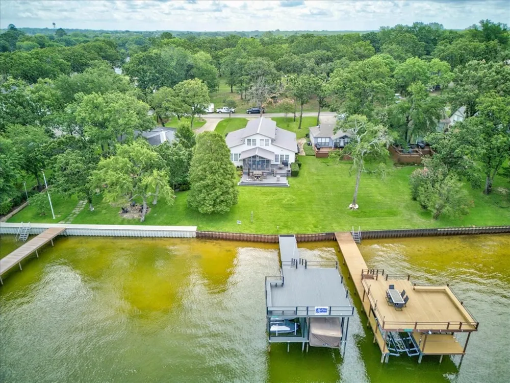 5402 Point LaVista Malakoff, TX 75148