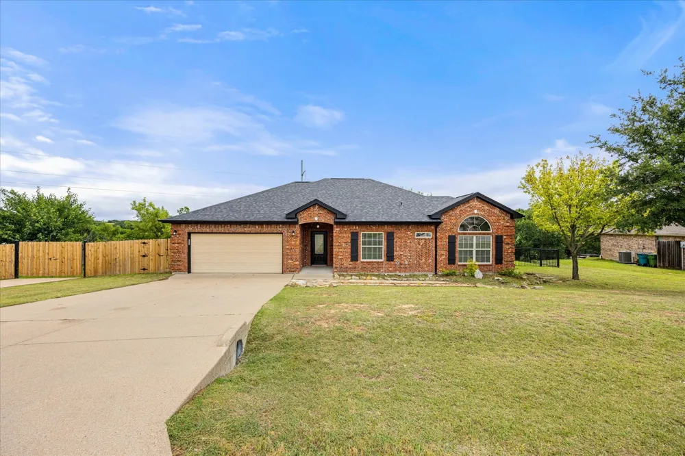 2935 Meandering Way Granbury, TX 76049
