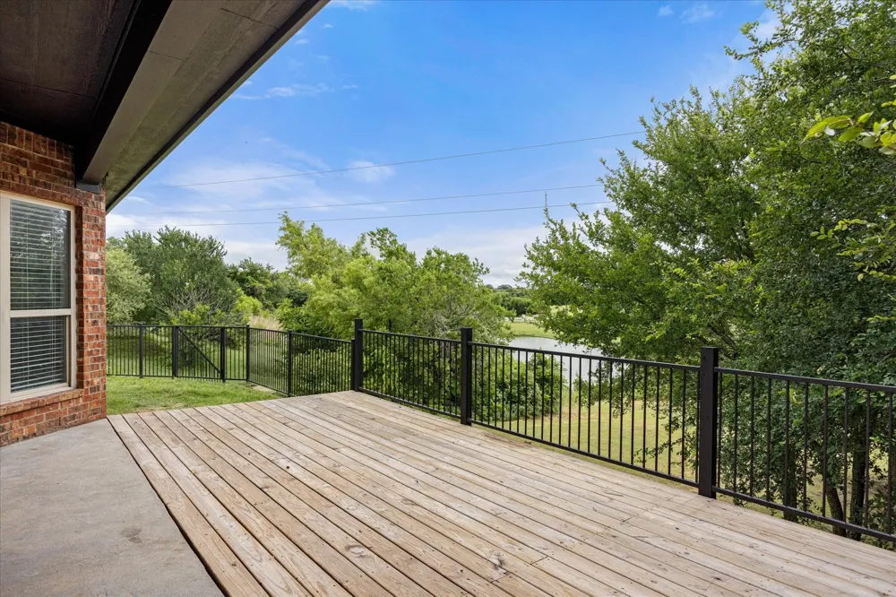 2935 Meandering Way Granbury, TX 76049