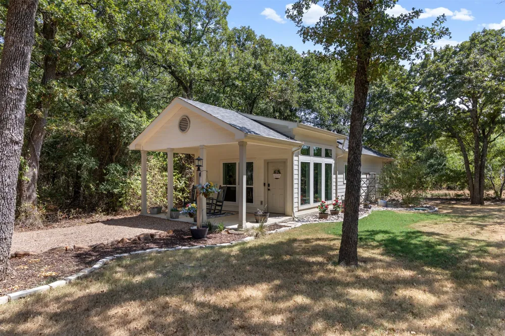 9674 Oak Meadow Lane Pilot Point, TX 76258