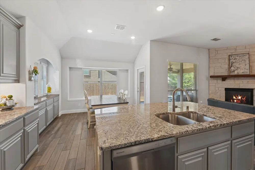 324 Roscoe Drive Fate, TX 75087