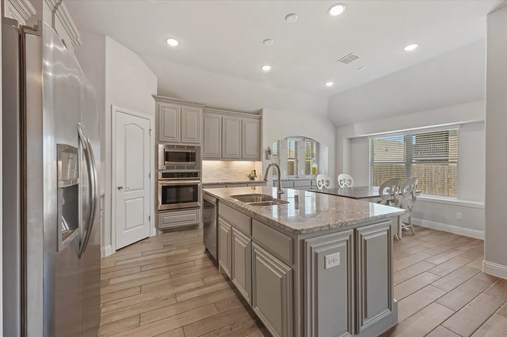 324 Roscoe Drive Fate, TX 75087
