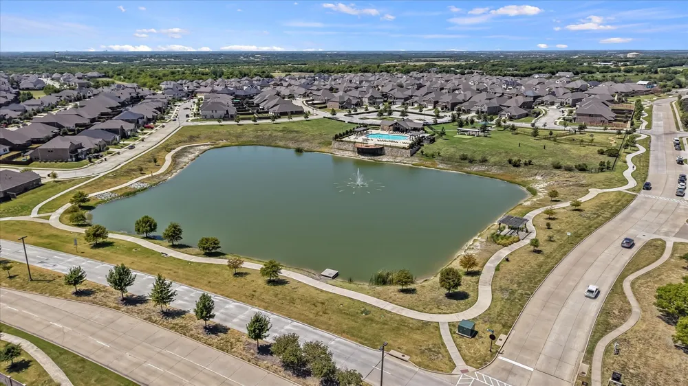 324 Roscoe Drive Fate, TX 75087