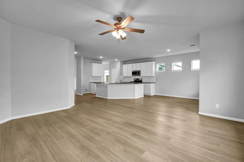 400 Flycatcher Court Clute, TX 77531