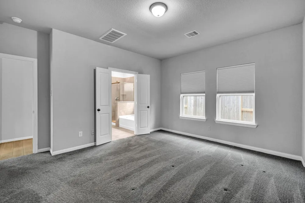 400 Flycatcher Court Clute, TX 77531
