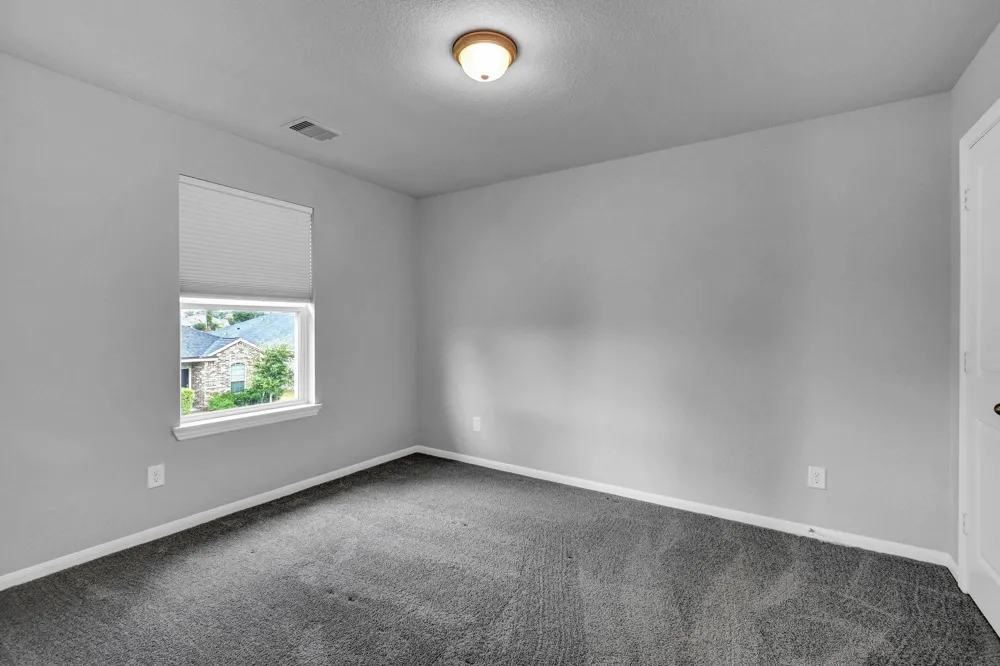 400 Flycatcher Court Clute, TX 77531