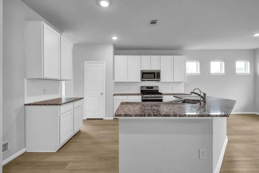 400 Flycatcher Court Clute, TX 77531