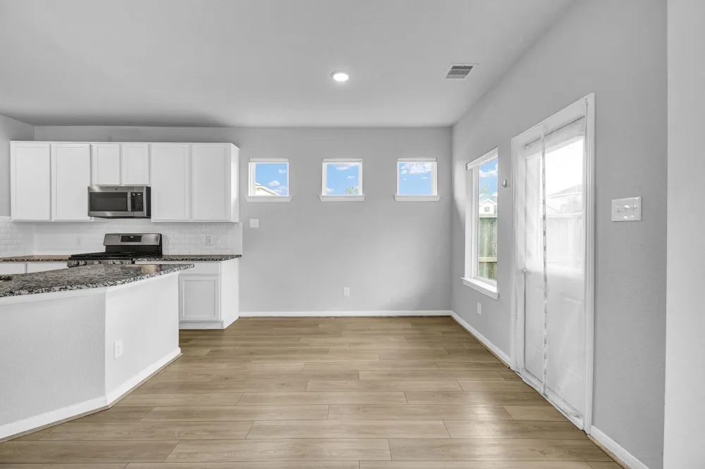 400 Flycatcher Court Clute, TX 77531
