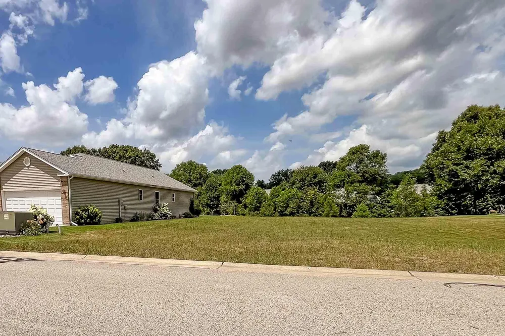2723 Sugarberry Lane Niles, MI 49120