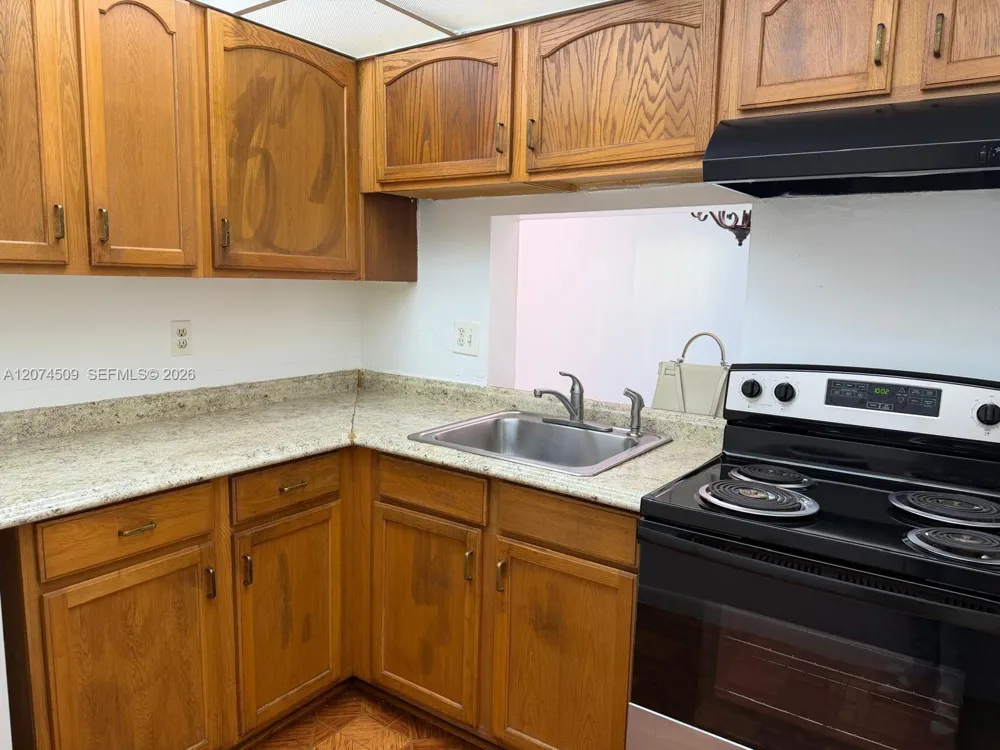 2800 NW 56th Ave #E206 Lauderhill, FL 33313