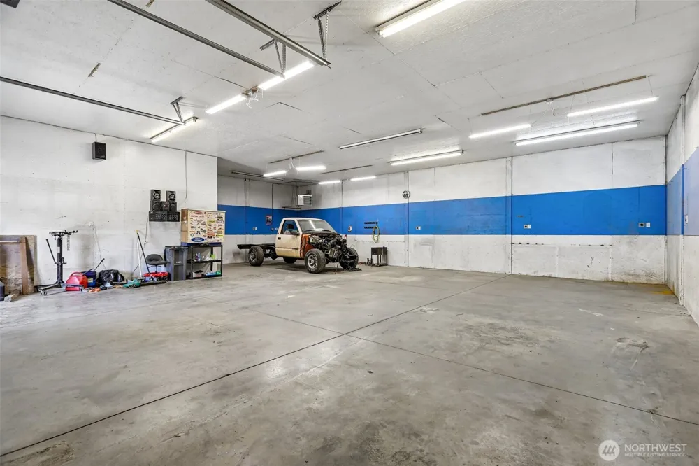 13811 272nd Street NE Arlington, WA 98223
