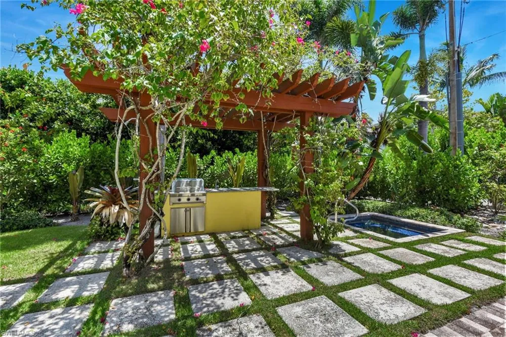 Address Not Shown Naples, FL 34102