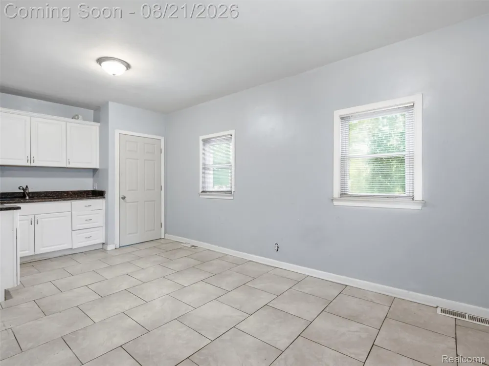 20609 Westhaven Avenue Southfield City, MI 48075