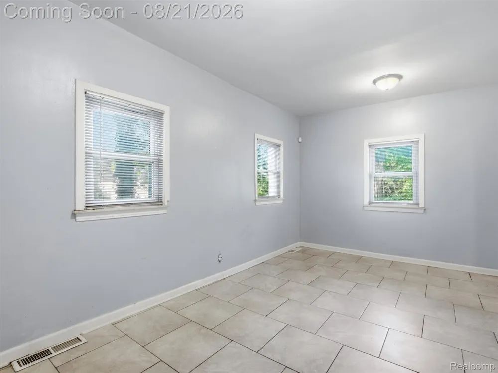 20609 Westhaven Avenue Southfield City, MI 48075
