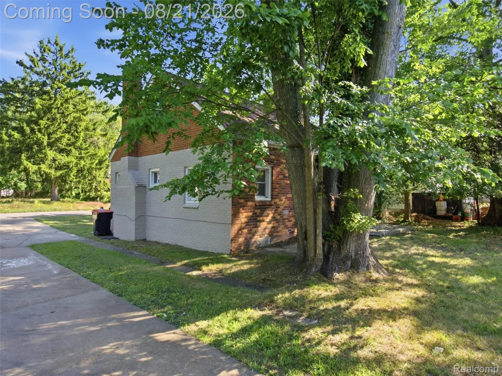 20609 Westhaven Avenue Southfield City, MI 48075