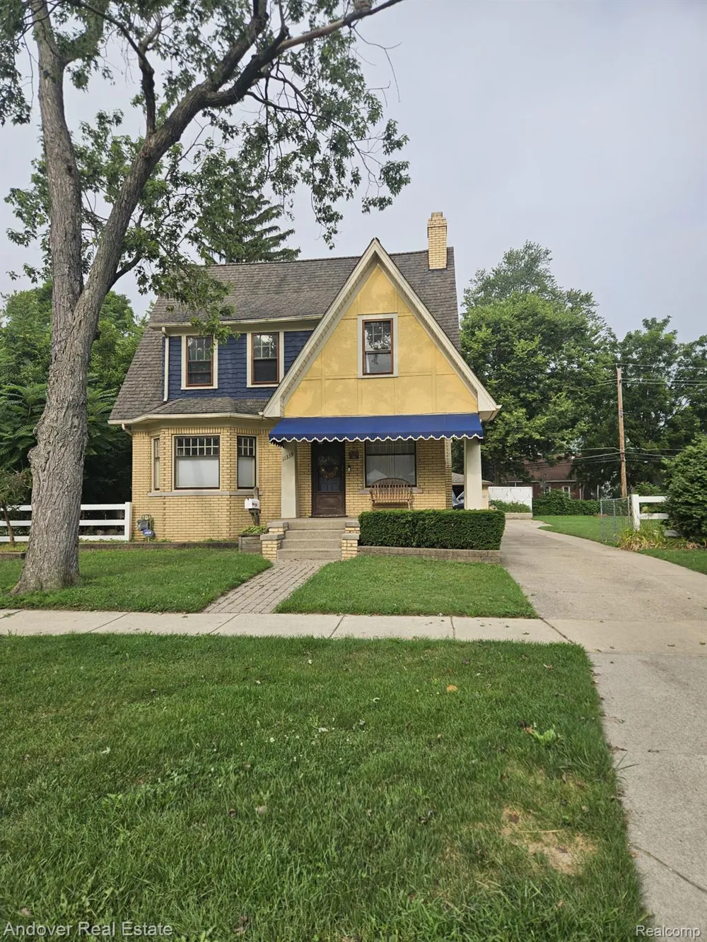 11339 Arnold Redford Charter Township, MI 48239