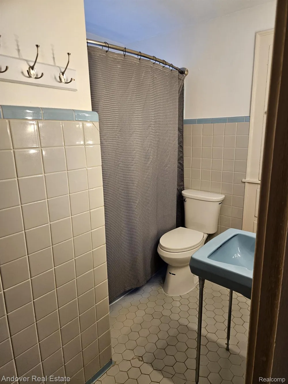 11339 Arnold Redford Charter Township, MI 48239