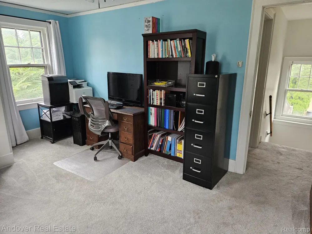 11339 Arnold Redford Charter Township, MI 48239