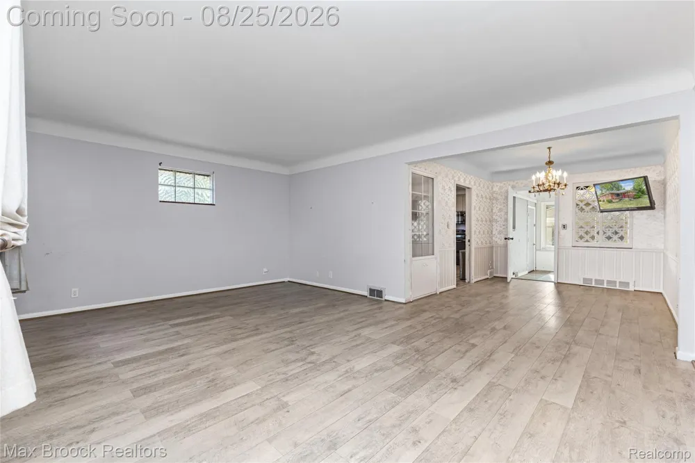 24601 Ridgedale Street Oak Park City, MI 48237