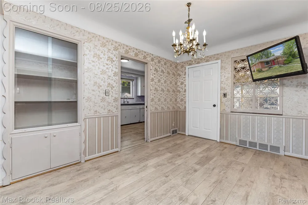 24601 Ridgedale Street Oak Park City, MI 48237