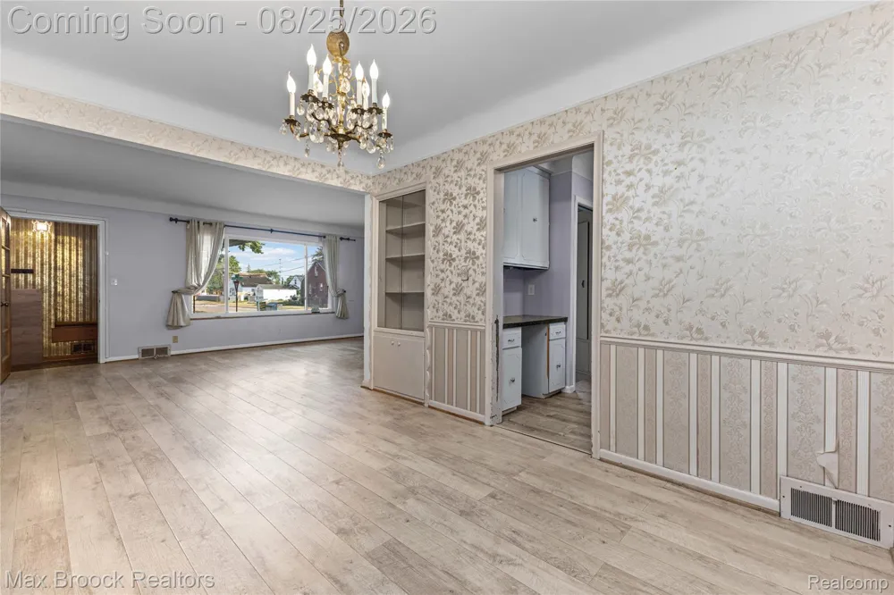 24601 Ridgedale Street Oak Park City, MI 48237