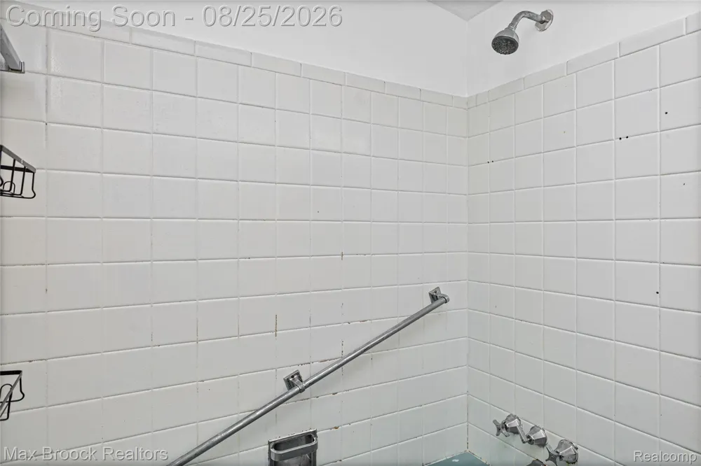 24601 Ridgedale Street Oak Park City, MI 48237